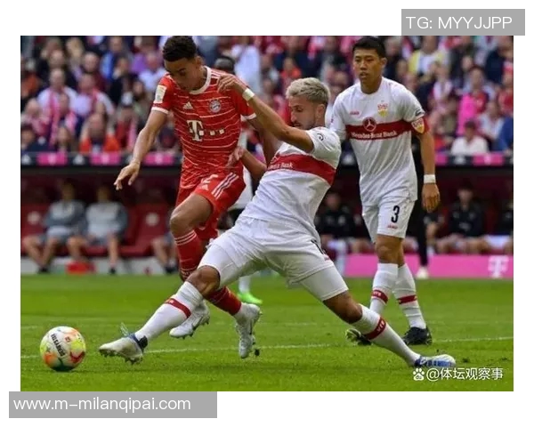 莱万重返安联球场遭拜仁球迷嘘声四起引发热议 莱万重返安联球场遭拜仁球迷嘘声四起引发热议